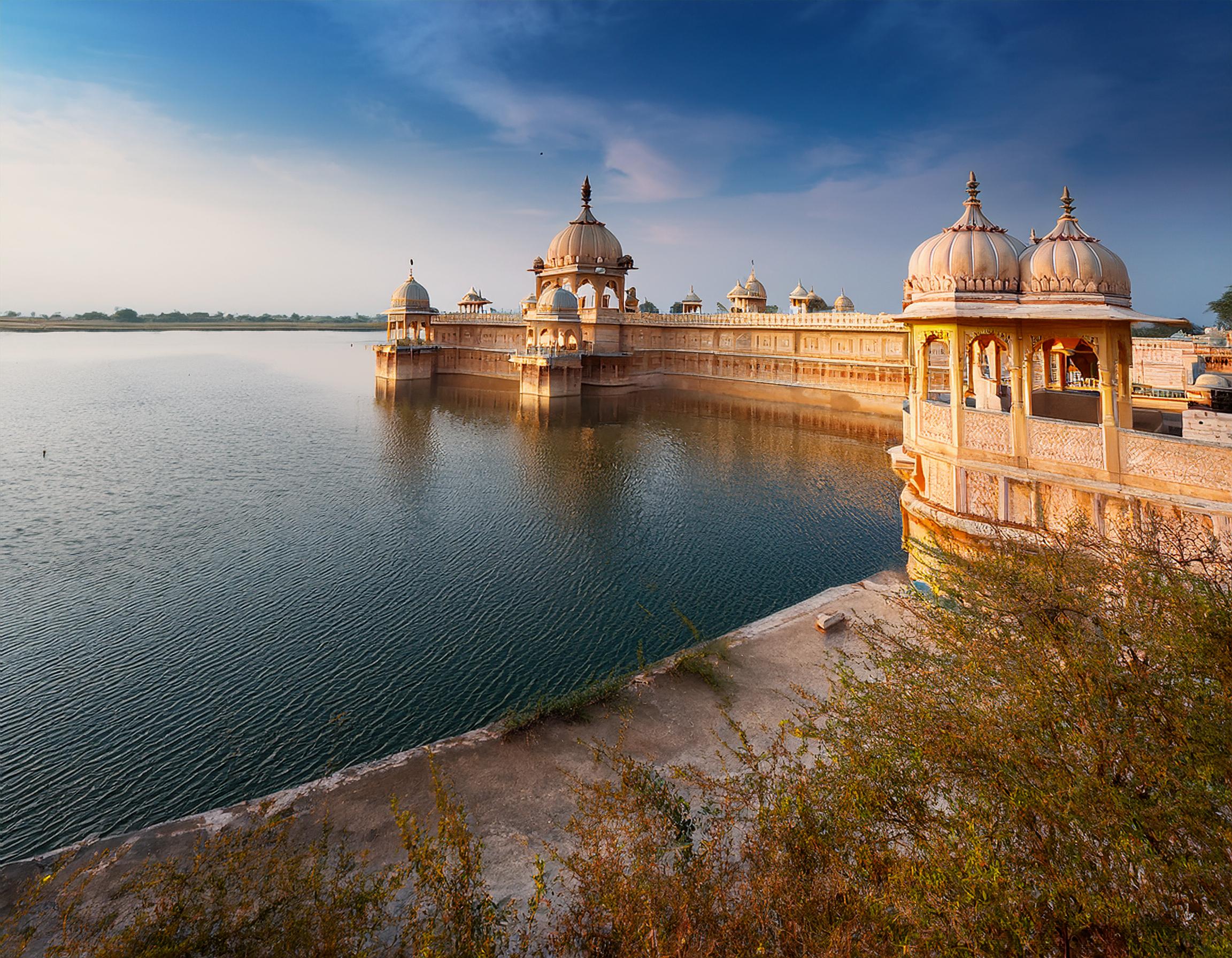 Narayan Sarovar Vishnu temple Kutch — sacred lake